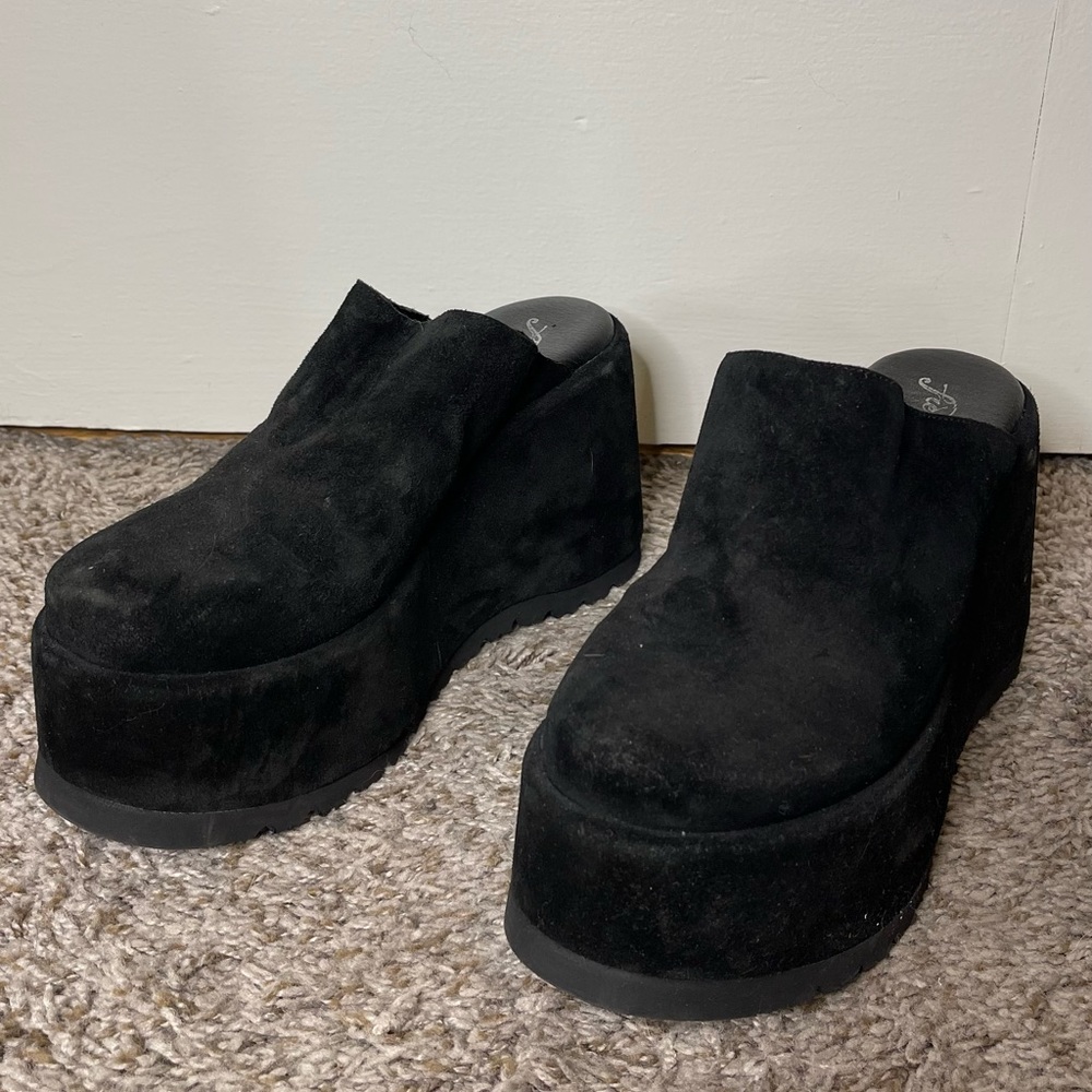 Free People Closed Toe Clogs
